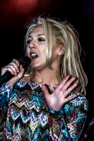 She Sings the Blues