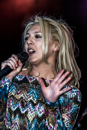 She Sings the Blues